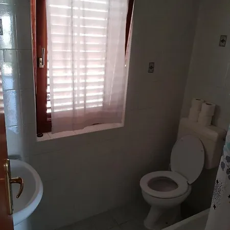 Maki & Suzi Guest house 3*